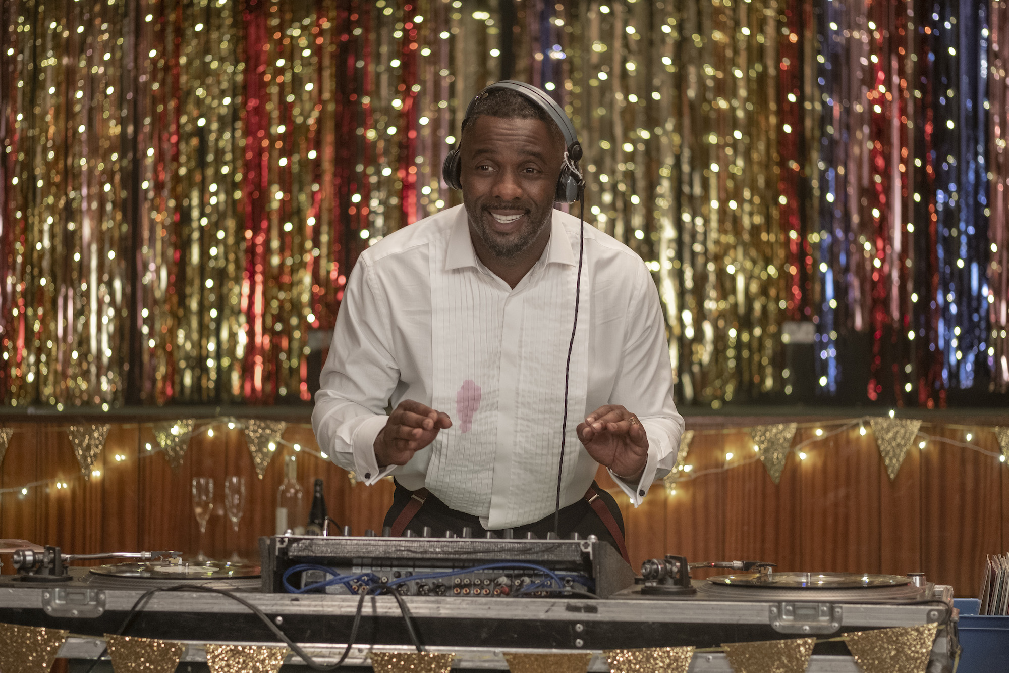 Idris Elba estrela ‘Se joga, Charlie’, série da Netflix. Veja trailer!