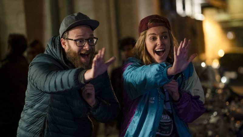 Assista ao trailer da comédia  ‘Casal Improvável’, com Seth Rogen e Charlize Theron