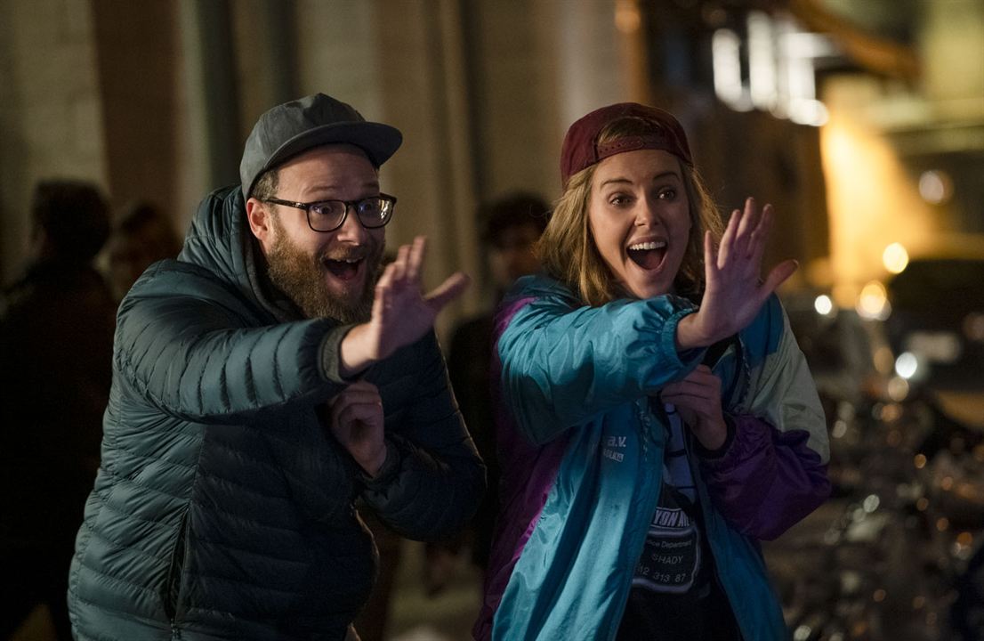 Assista ao trailer da comédia  ‘Casal Improvável’, com Seth Rogen e Charlize Theron