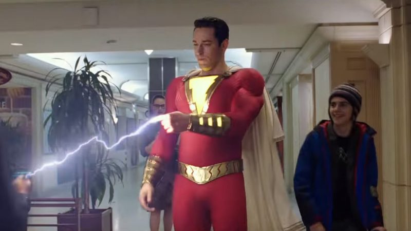 Shazam descobre poderes em cena inédita