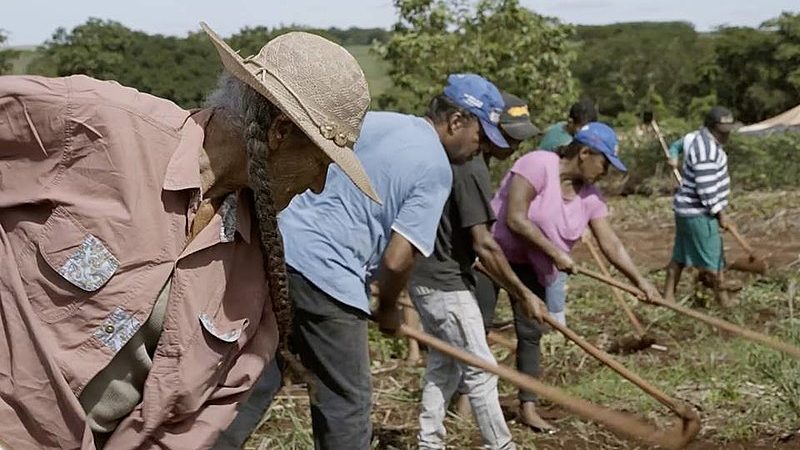 ‘CHÃO’, de Camila Freitas, ganha trailer